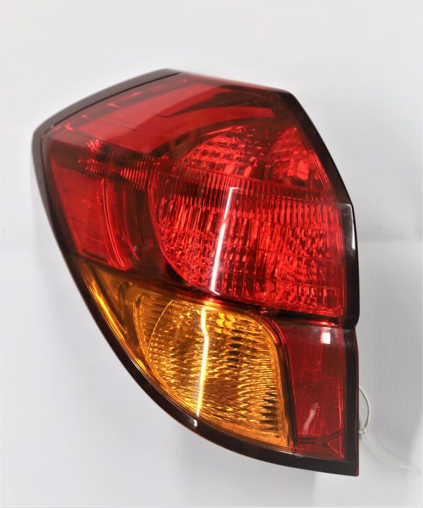 Subaru OEM Outback Driver Side Left Tail Light 2005-2007 - Image 3